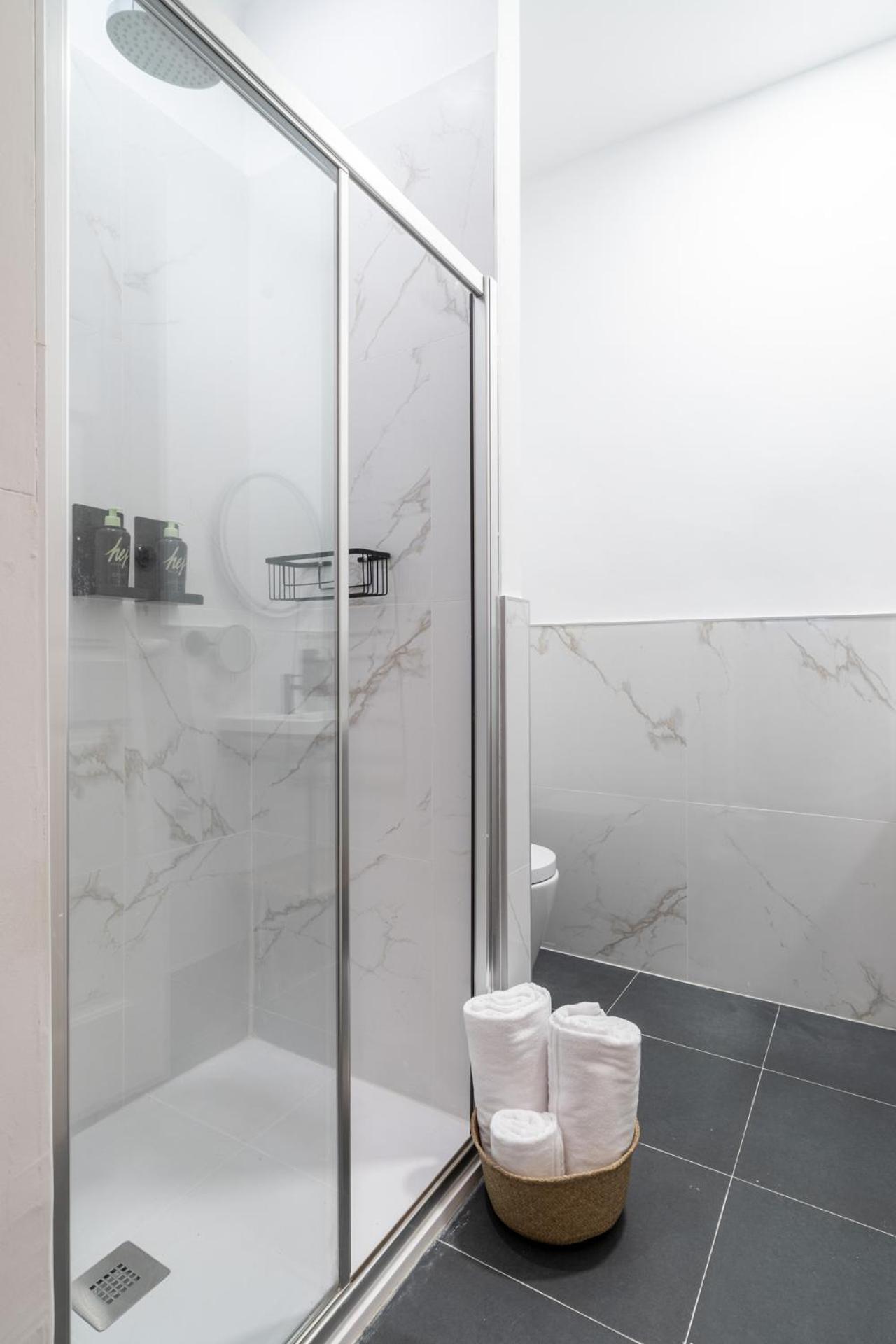 Limehome Porto Rua De Dom Manuel II Room photo