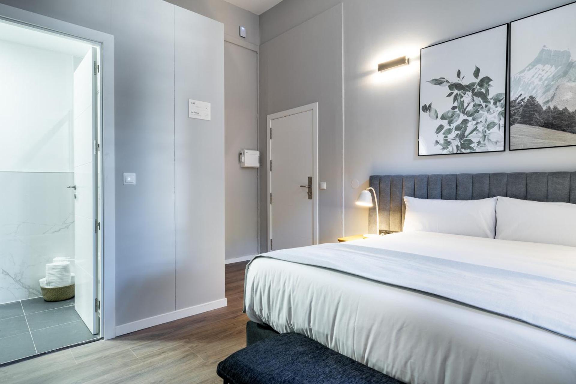 Limehome Porto Rua De Dom Manuel II Room photo